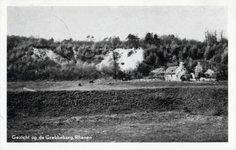 12112 Gezicht op de zandafgraving op de Grebbeberg bij Grebbe bij Rhenen, uit het zuiden.